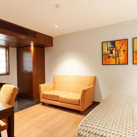 The Manor - New Delhi Hotel Exterior foto