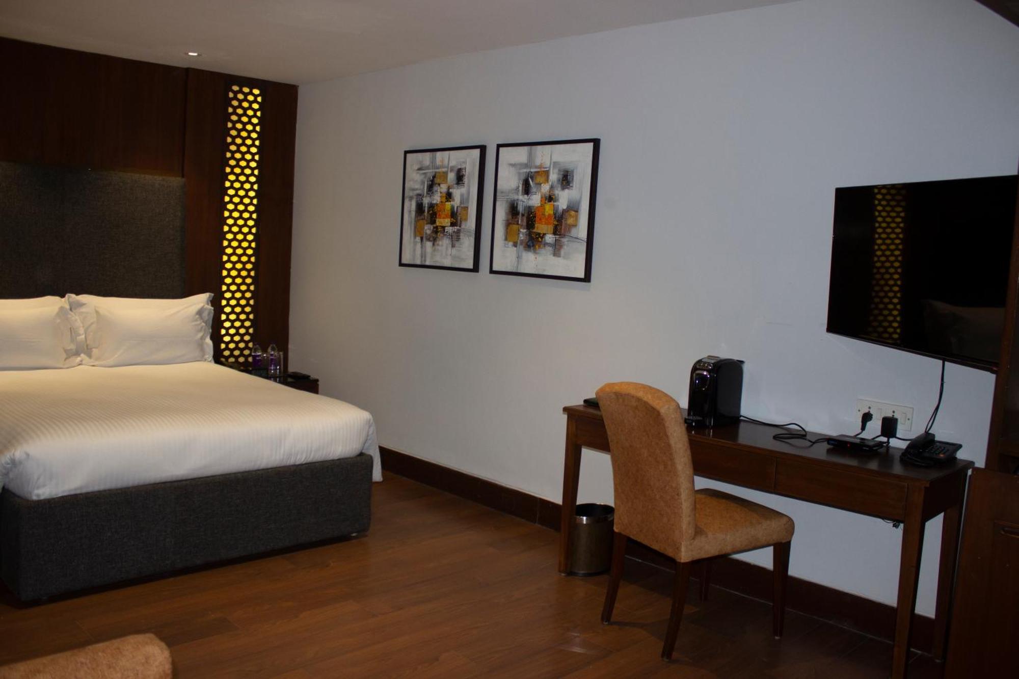 The Manor - New Delhi Hotel Exterior foto