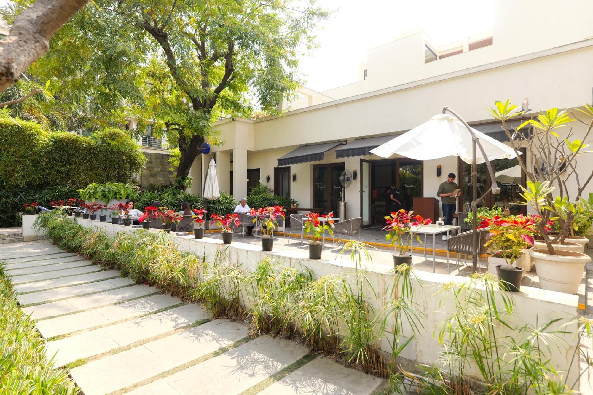 The Manor - New Delhi Hotel Exterior foto