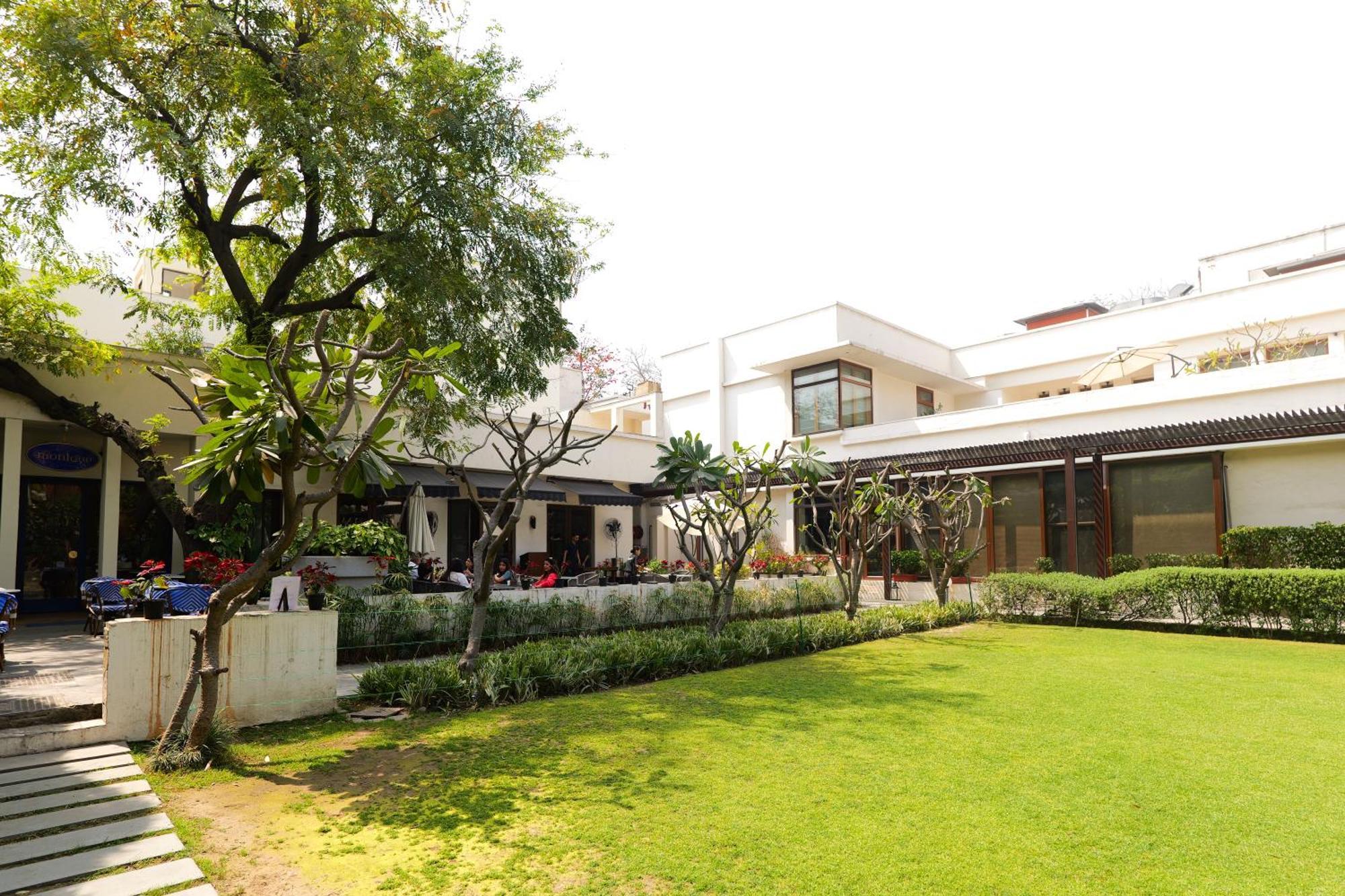 The Manor - New Delhi Hotel Exterior foto
